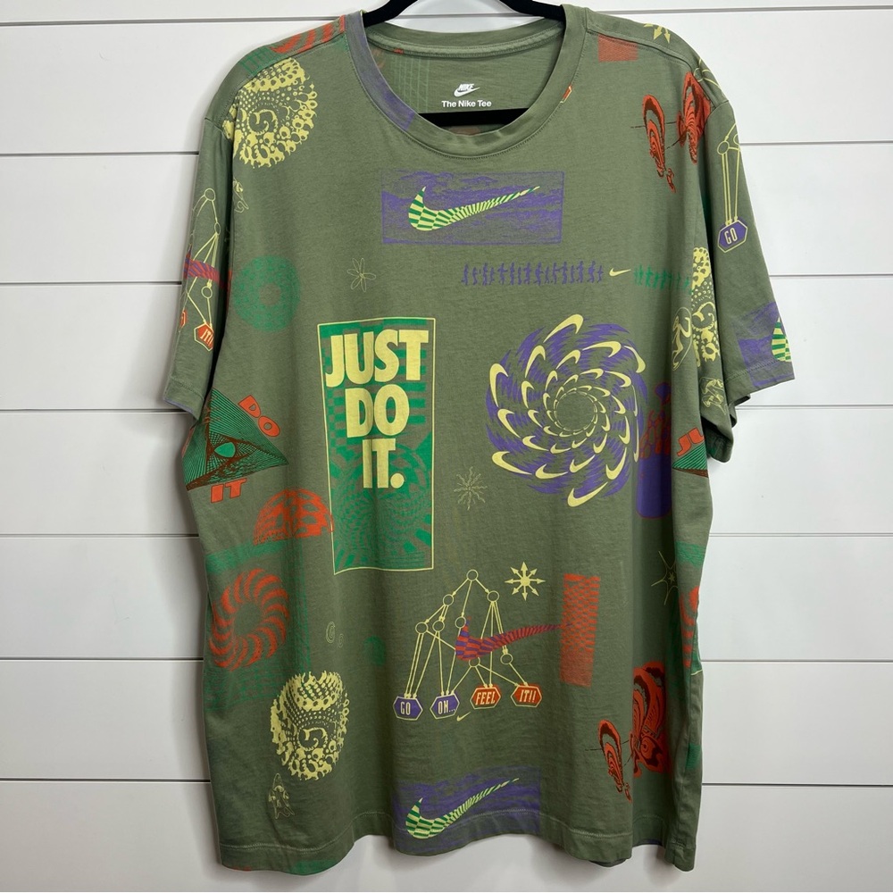 Nike Men's Green Graphic T-Shirt.‎ Size XXL.